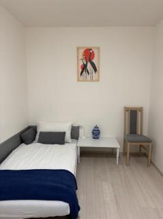 Luxury 3 Bedroom Apartment with Private Locked Garage - 7