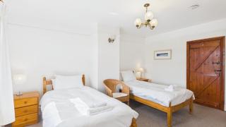 Stormy Castle - 6 Bedroom Sleeps 14 - Llangennith - 4