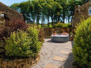 The Bronte Moor Retreat - 3 Bed, Pet Friendly Cottage - Stunning Views - Hot Tub - 9