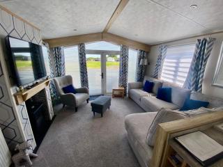 Debran Lodge - 9