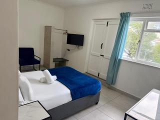 Sea Point apartment - 6