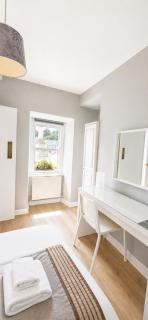 Westport Town Centre Budget Rooms - 1