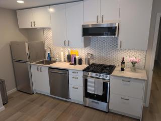 Elegant Capitol Hill 1BR - Walk to Eastern Market & Metro - Free Parking - 6