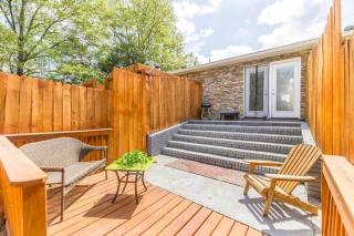 3BR 2BA Fenced Townhouse Pet Playground Near ARB - 8