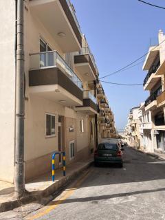 Stunning Mellieħa FLwith Terrace Views Sleeps 4 - 8