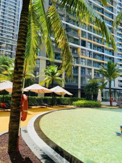 Modern Studio - Million-Dollar Park View - 3