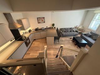 City Centre-Contactors-Professionals-Luxury Apartment - 1