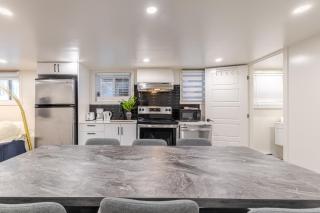 Stylish 3BR in the heart of Plateau Montreal - 1