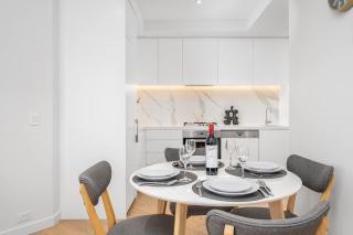 LaneStay - Spacious Living 2BR Pool Gym Parking - 5
