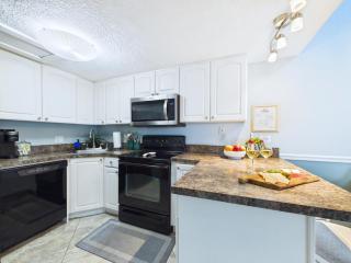 Royal Mansions, Ocean View Penthouse Condo - 2