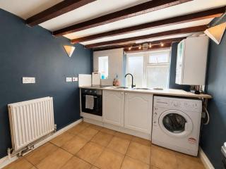 Rustic 18th century stone cottage with fireplace and parking - 7