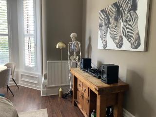 WALKING DISTANCE tO GOLF VICTORIAN APARTMENT - 9