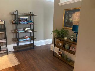WALKING DISTANCE tO GOLF VICTORIAN APARTMENT - 8