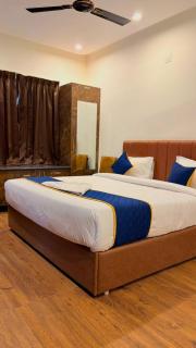 Hotel Vakula Matha Grand - 0