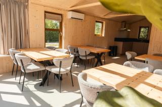 Groepsruimte + 4 Large Greenhouses (16 personen) - 8