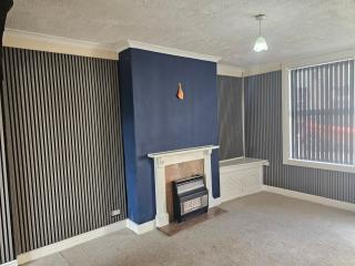 2 bedroom House near local cash and carry - 0
