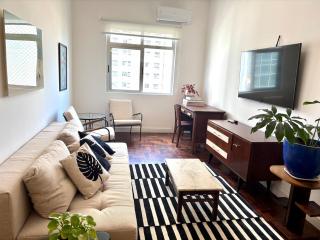 Fully furnished and spacious apartment in the best area beetween Downtown and Batel - 0