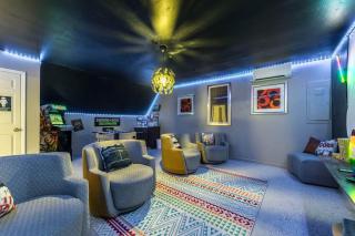 Charming Farmhouse Getaway 7 Beds - 8