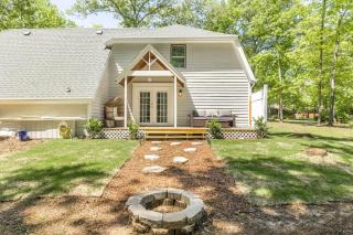 Charming Farmhouse Getaway 7 Beds - 5