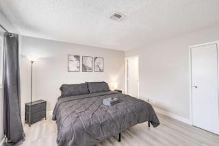 Relaxing Vegas Retreat! Sleeps 6! - 8