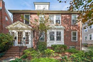 Walk to T, Jamaica Pond, Dining & Whole Foods - 6