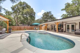 Patio Oasis | Beautiful Swimming Pool | Cabana! - 0