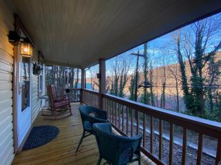 Hillside Hideaway in Lowertown Harpers Ferry - 9