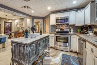 5 Min to Broken Bow Lake! Stylish Retreat w/ Deck - 4