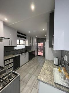 HavenStay House - 8
