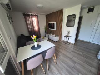 Ivy`s place - 6