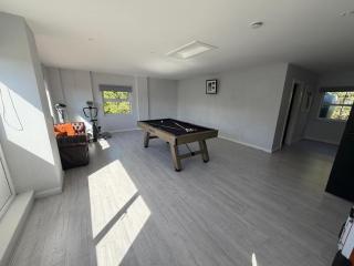 Family Coastal Escape Hot Tub, Cinema & Games Room - 6