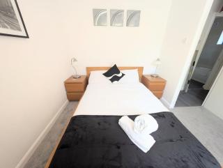 1Bed ground floor maisonette in CMK Free parking perfect for BUSINESS SOLO TRAVELLER Relocation guests welcome Managed by Chique Properties Ltd - 3