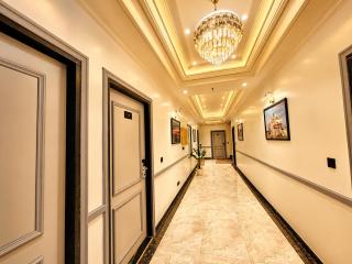 HOTEL PREMIUM SRR PALACE AYODHYA - Near Shri Ram Janmabhoomi Temple - Premium Rooms with Free Wi-Fi - Parking Facilities - near Hotel Mangaldeep Holiday - BEST FAMILY HOTEL IN AYODHYA - 4