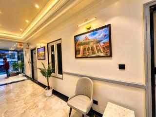 HOTEL PREMIUM SRR PALACE AYODHYA - Near Shri Ram Janmabhoomi Temple - Premium Rooms with Free Wi-Fi - Parking Facilities - near Hotel Mangaldeep Holiday - BEST FAMILY HOTEL IN AYODHYA - 1