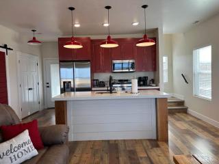 Luxury Red Barn at Stoney Farms *NO CHORE(s) - 5