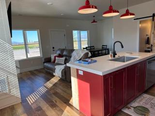 Luxury Red Barn at Stoney Farms *NO CHORE(s) - 3