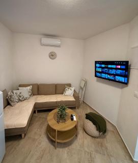 Olive Tree Apartment Unique 3-Level House - 6
