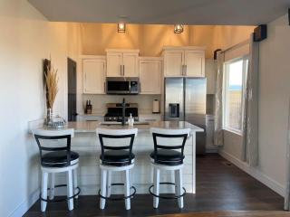 Luxury Farm Home @ Stoney Farms w/ Private Hot Tub - 1