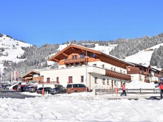 An der Gondelstation A6 - 5