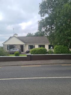 Cistin Bheag Áine - 0