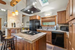 Georgia Cottage in Bend OR - 7