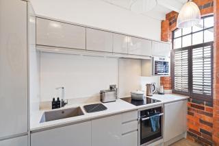 Cozy House in Prime, Central Location - 6