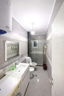 Lakeside Luxury 50m from the Beach & City Center - 2
