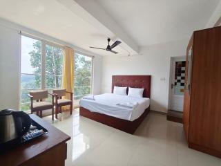 Suite Stayz with balcony in Munnar - 6