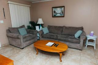NEW Desert Bloom Hideaway - 9