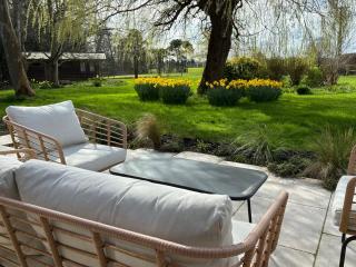 Henley Country Cottage & Adjoining Loft with AC - 8