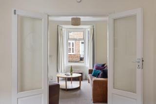 Park Crescent - Quaint Victorian Home With Free Parking - 5