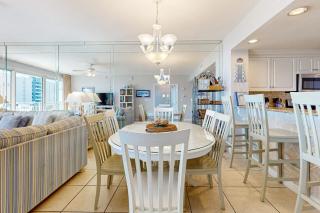 Sleek beach condo w water views & shared facilities for guest use - 3