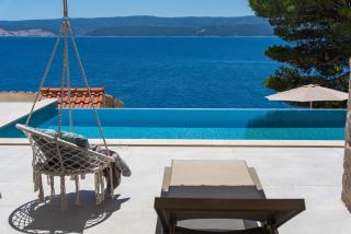Beachfront Villa Nino, 5 bedroom villa with heated pool in Stanići - 1