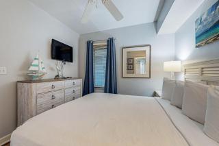 Spacious waterfront condo with gulf views shared pools & fitness room - 3